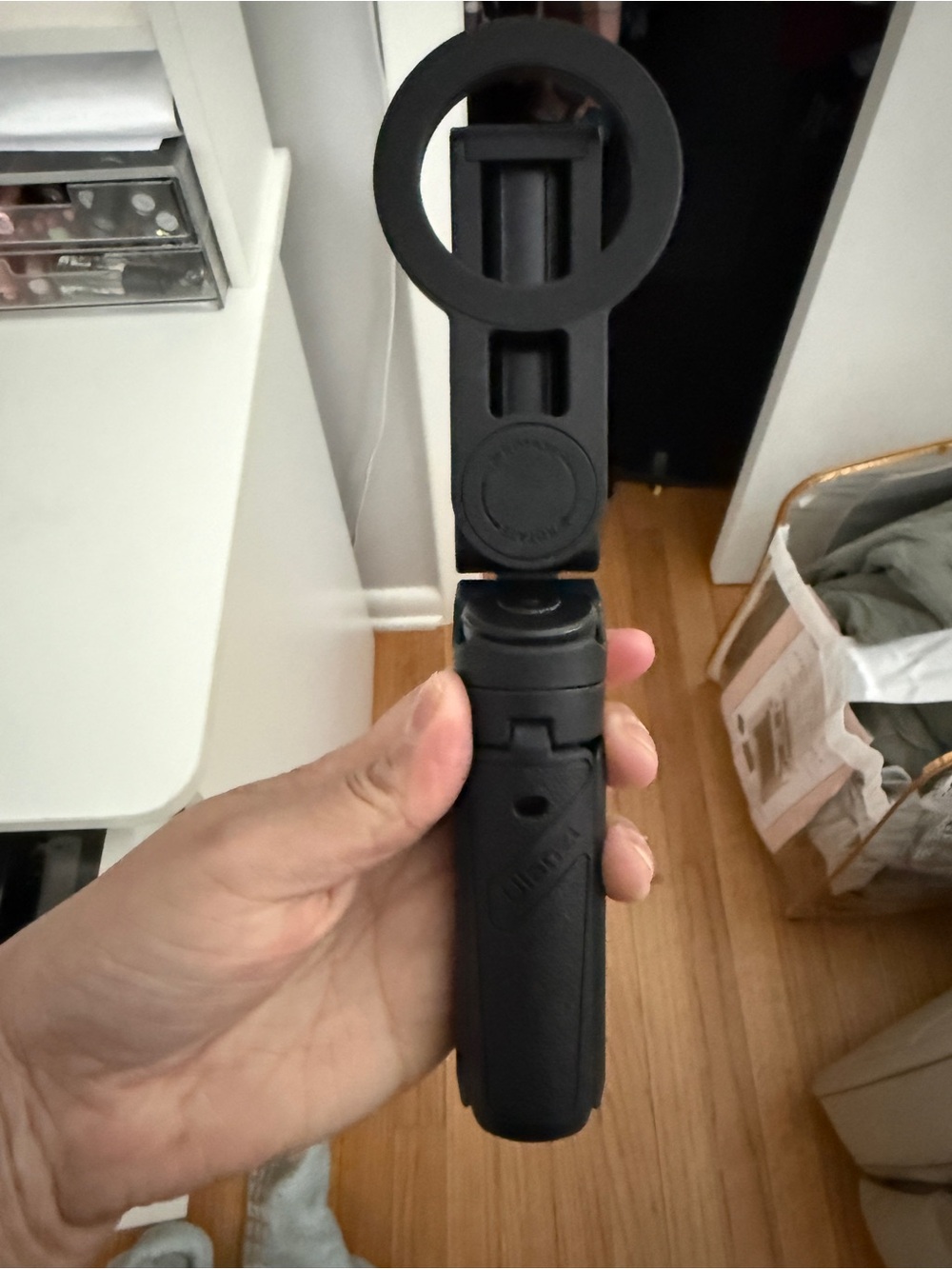 Black Foldable Handheld Phone/Streaming Grip mag safe selfie stick